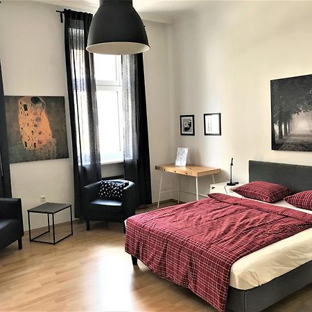 Studio & Apartments Near Reumannplatz فيينا المظهر الخارجي الصورة