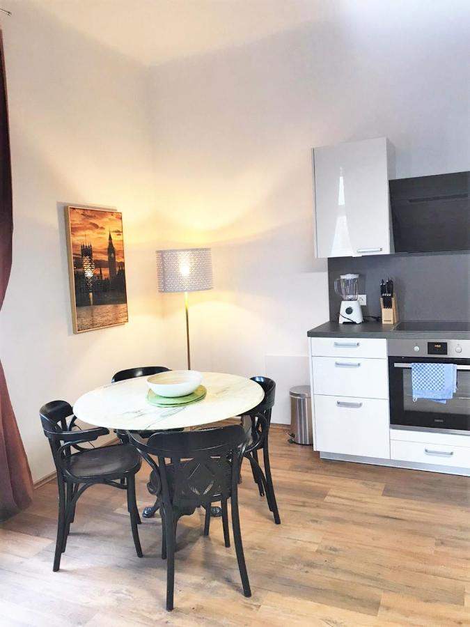 Studio & Apartments Near Reumannplatz فيينا المظهر الخارجي الصورة